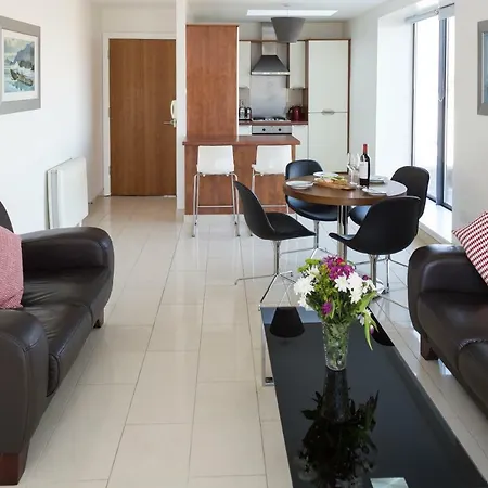 Luxury Ivy Exchange Apartment *
